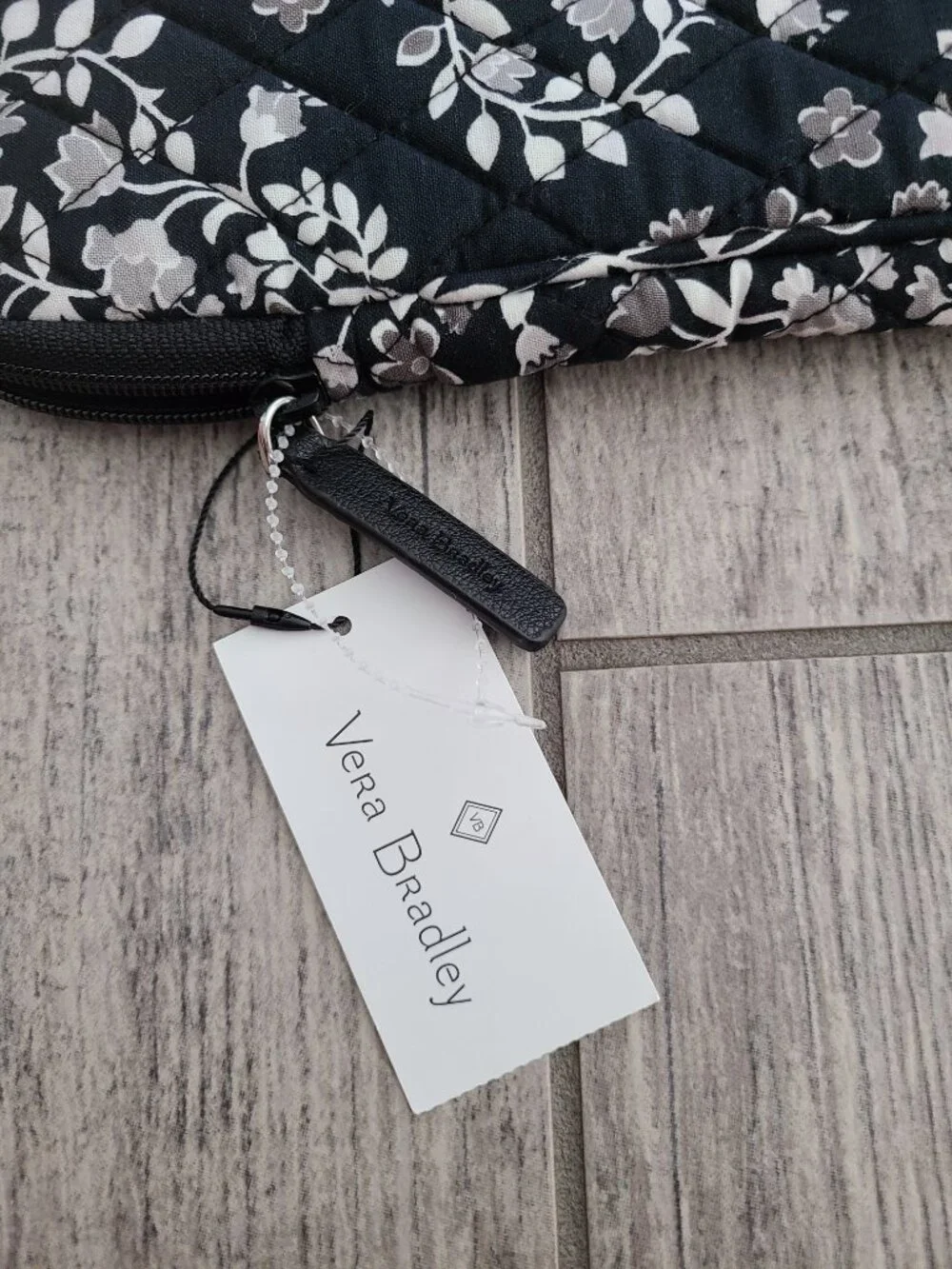 Vera Bradley Chandelier Noir Tablet Sleeve Floral Black and White NWT - Picture 8 of 8